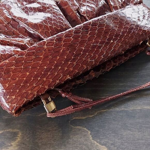 Vtg 1960 whiskey brown snakeskin cord strap shoulder bag - Picture 2 of 10